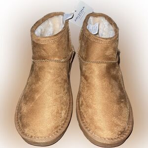 NWT Arizona Jean Co Ankle Short Boots.  Cognac Colored